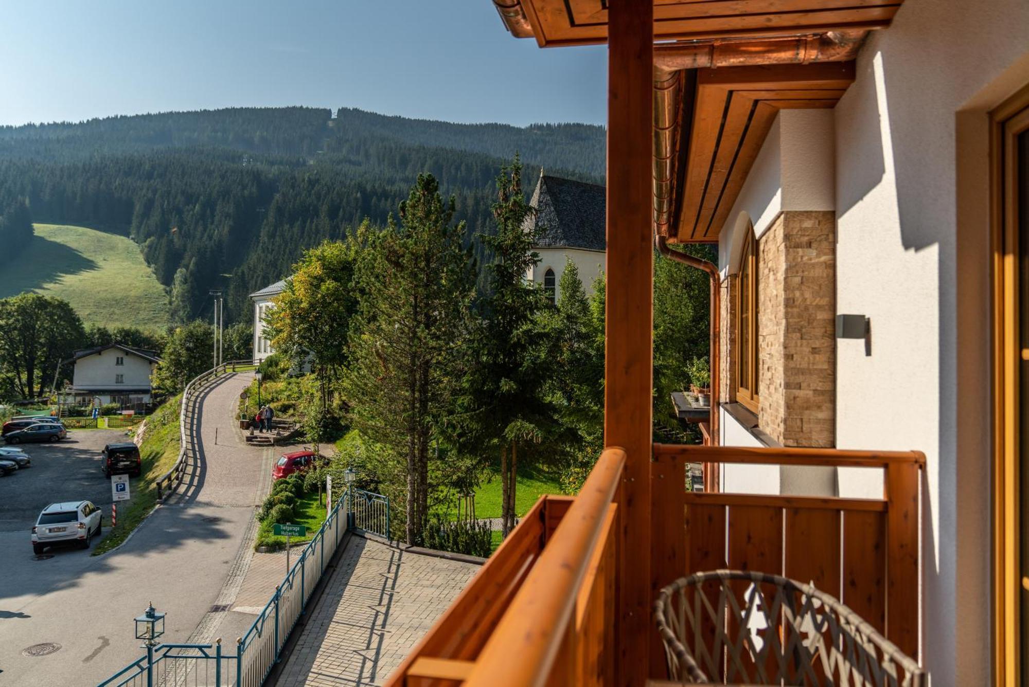 Hotel Am Sonnenhuegel Filzmoos Exteriör bild